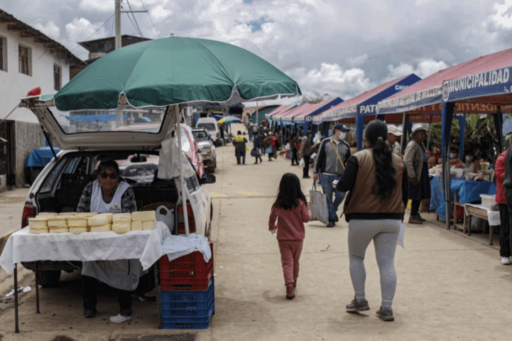 Feria en Mollepata