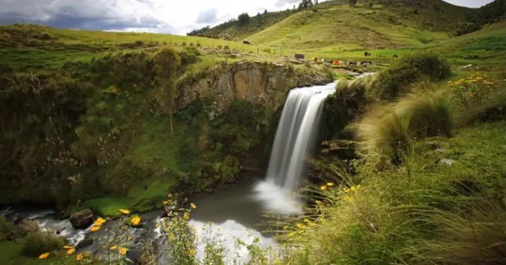 Catarata de Pumapaqcha