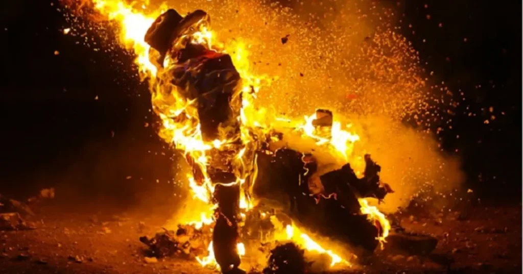 Muñecos de año viejo