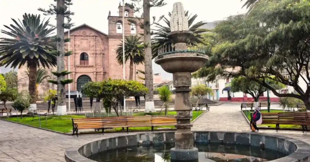 Plaza de Armas de Urubamba