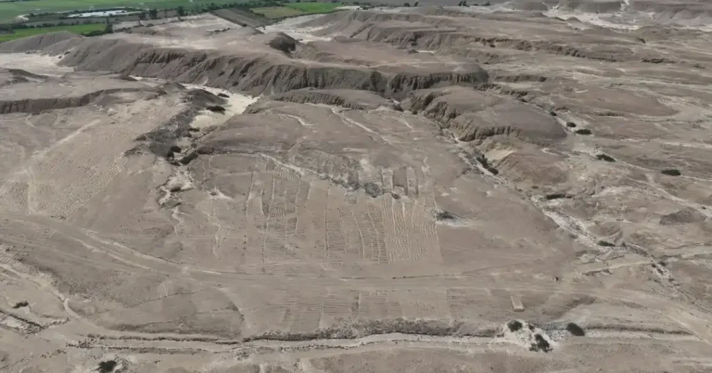  geoglifo y templo Chimú
