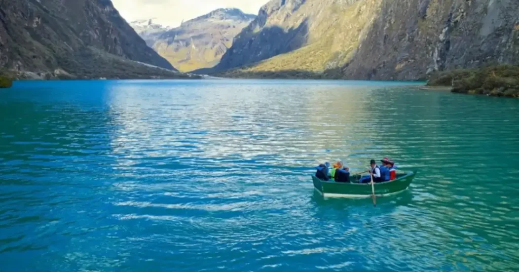 Ingreso a Laguna 69 y nevado Pisco