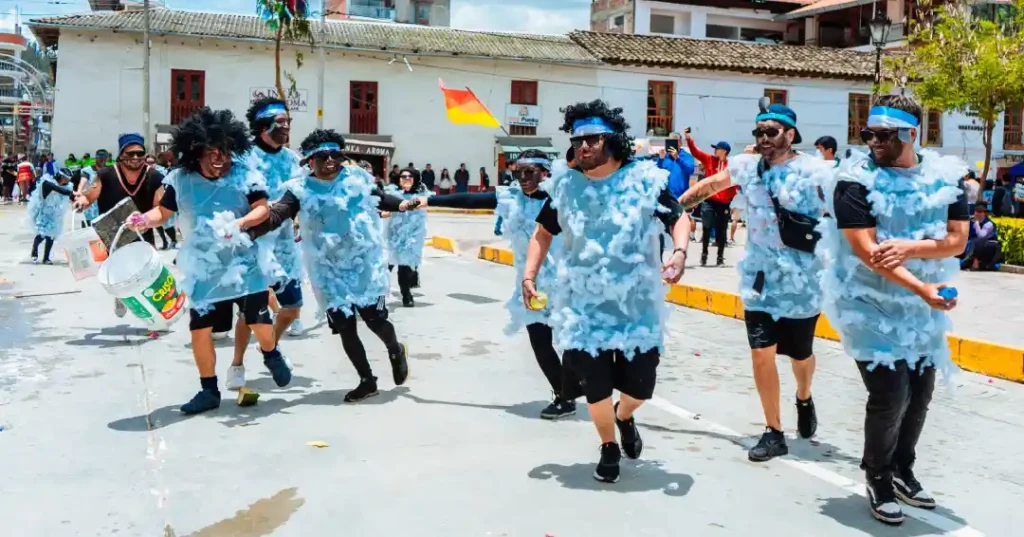 Yaku Pukllay y vestimentas 