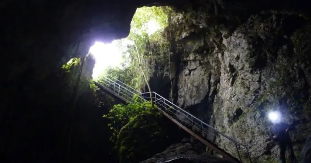 Tunqui Cueva